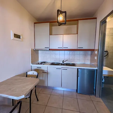 Aparthotel Plaka