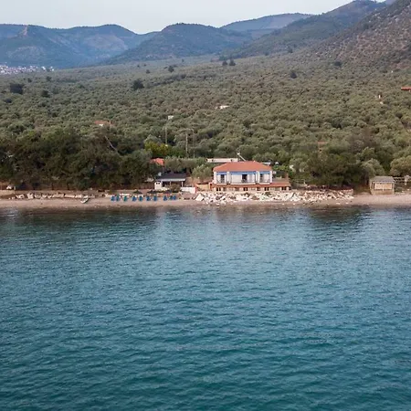Plaka Aparthotel