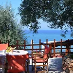 Ξενοδοχείο με διαμερίσματα Plaka Σκάλα Καλλιράχης