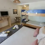 Ξενοδοχείο με διαμερίσματα Plaka 3*