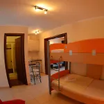 Ξενοδοχείο με διαμερίσματα Plaka 3*