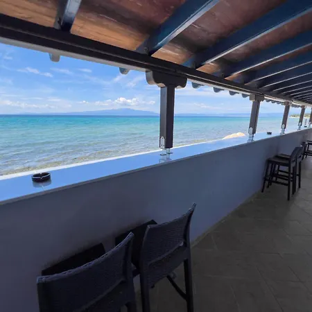 Plaka Apartahotel
