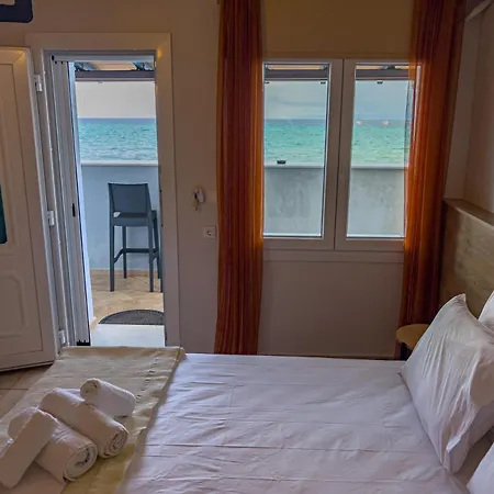 Apartahotel Plaka