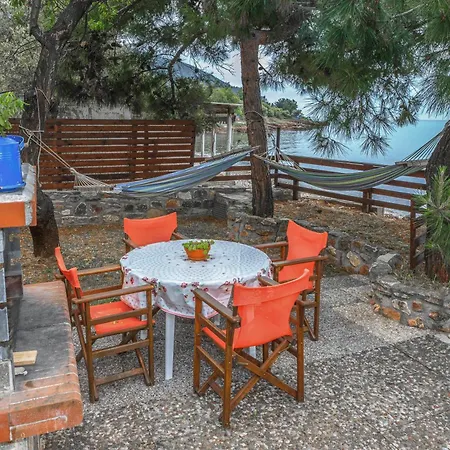 Plaka Apartahotel