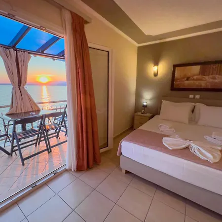 Апарт-отель Plaka 3*