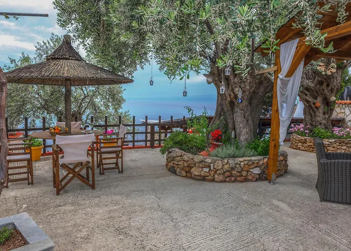 Plaka 3* Skála Kallirákhis