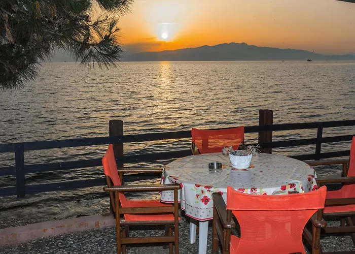 Plaka 아파트호텔 Skála Kallirákhis