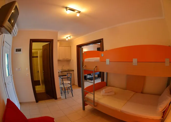 아파트호텔 Plaka 3*